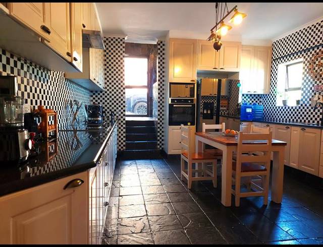 FARM FOR SALE IN FIRLANDS